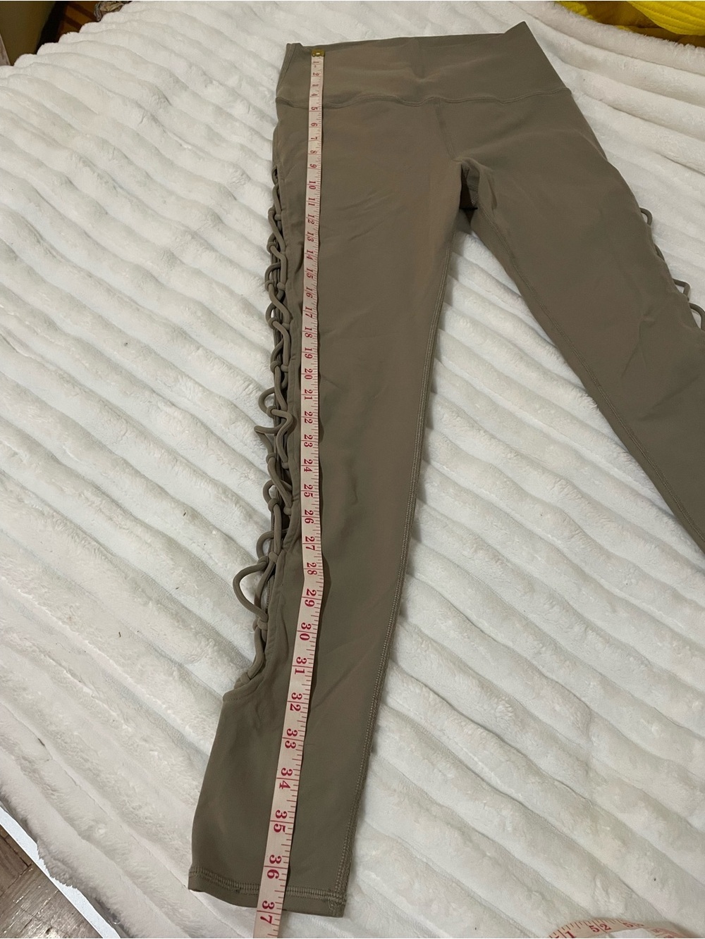 ALO Yoga High-Waist Lattice-Side Leggings - Taupe - Picture 8 of 12